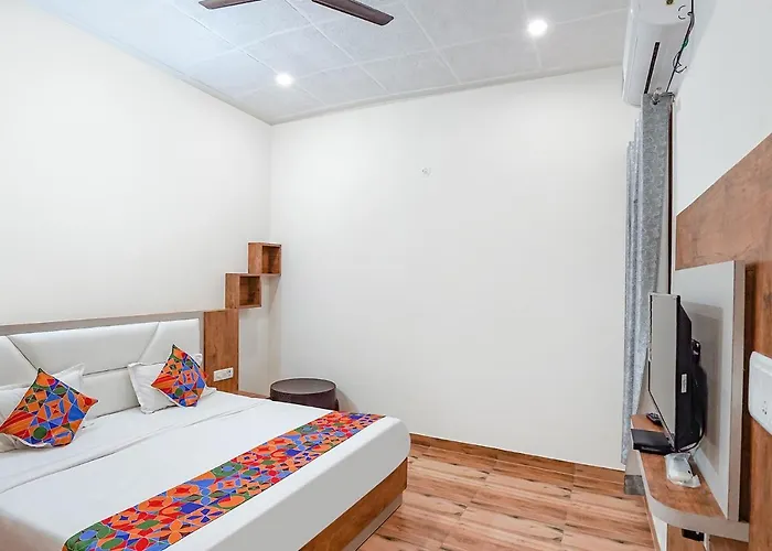 Fabhotel Sirtaj Suites