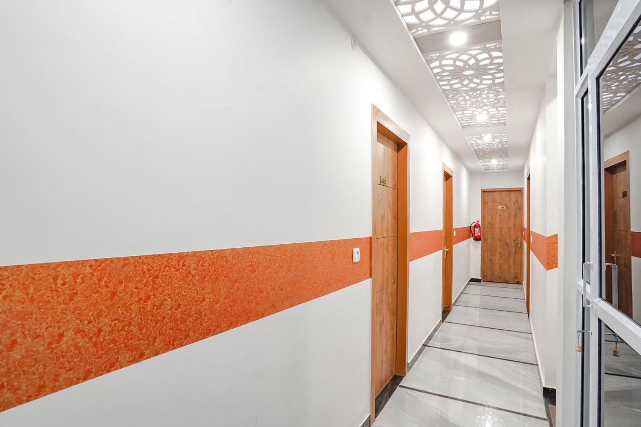 Fabhotel Sirtaj 3*