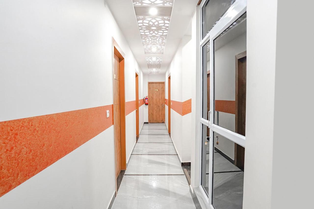 Fabhotel Sirtaj 3*