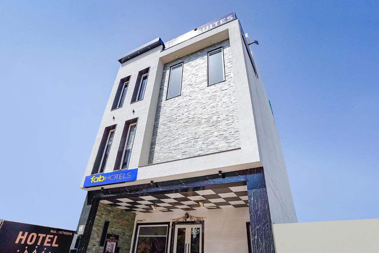 Hotel Fabhotel Sirtaj 3*