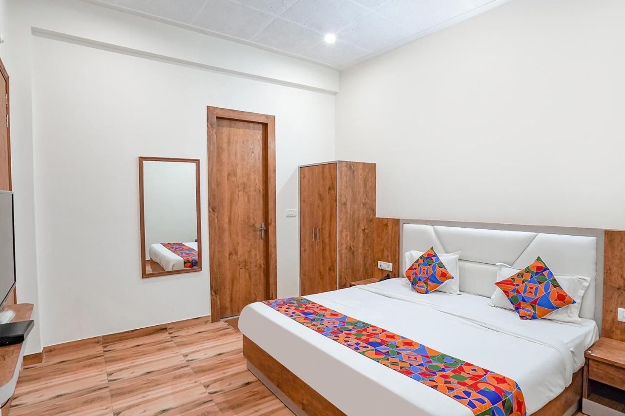 Fabhotel Sirtaj